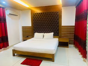 Platinum King Suite